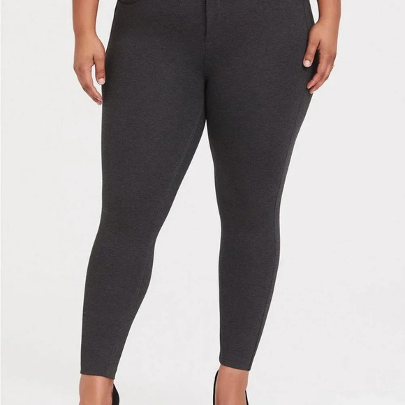 Torrid Charcoal Gray Bombshell Skinny Studio Luxe Ponte High-Rise Pant Size 26S - Picture 1 of 13
